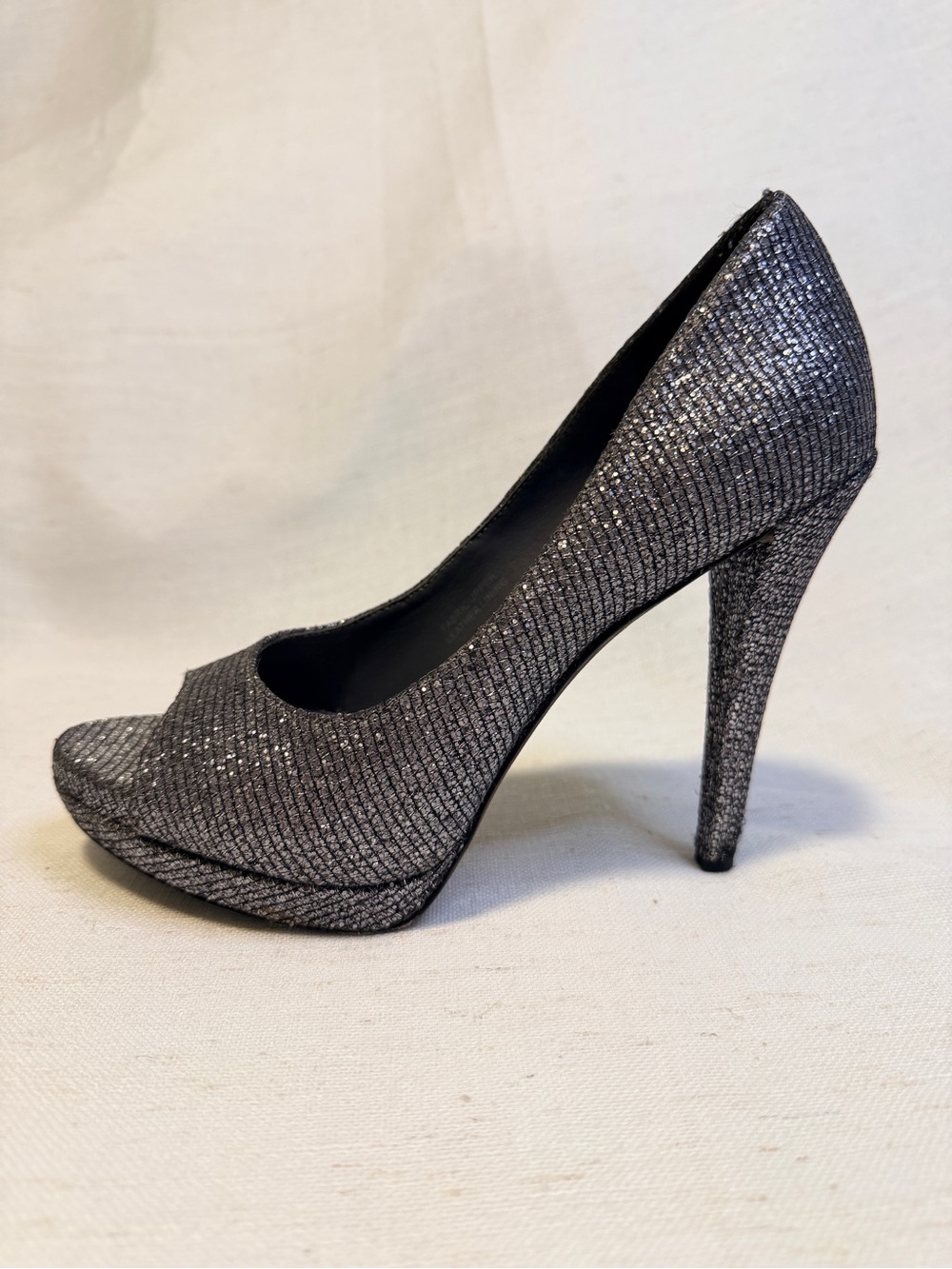 Vera Wang Metallic Gunmetal Peep Toe Platform Heels Pumps Size 6M